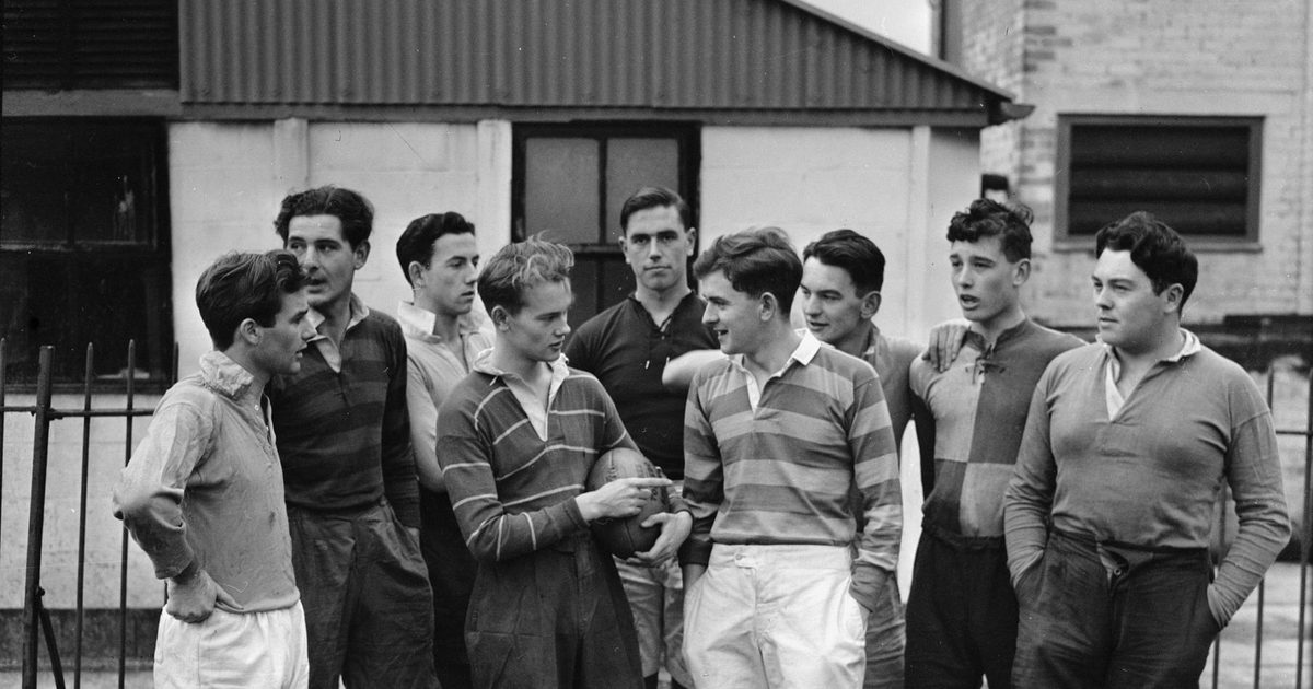 Llandrindod School rugby team against old boys